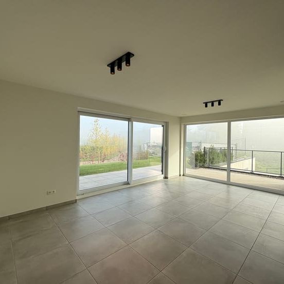 Appartement te huur - foto 1