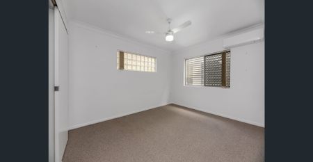 Bright & Comfortable Apartment in a Convenient Gaythorne Location - Photo 5