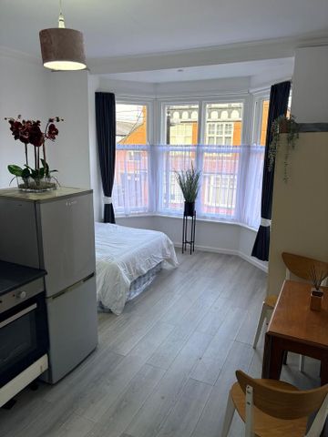 Studio to rent - Photo 3