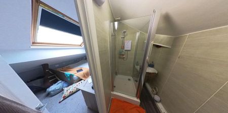 3 bedroom flat to rent - Photo 5