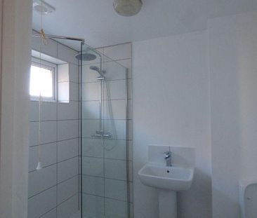6 bedroom detached house to rent - Photo 5