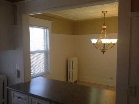 Spacious 3 Level 3 BD Cathedral Character Suite - Photo 2