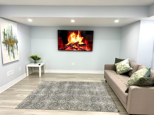 For Lease - 51 Cayton Crescent Unit# Lower, Bradford West Gwillimbury, Ontario - Photo 1