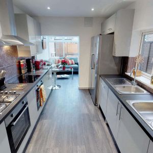 Fantastic HouseShare Close to Watford Centre Yardbird - Photo 2