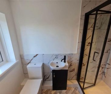 2 bedroom semi-detached house to rent - Photo 3