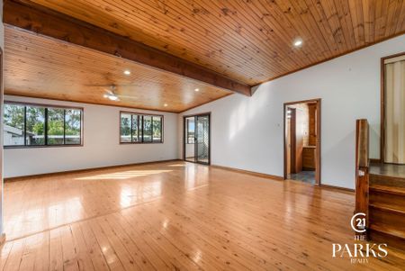 Spacious 4 Bedroom Family Home - Photo 3