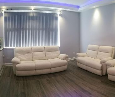 5 bedroom semi-detached house to rent - Photo 4