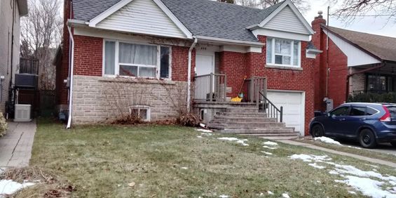 For Lease - 458 Coldstream Avenue, Toronto, Ontario - Photo 3