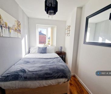 1 bedroom in a house share to rent - Photo 3