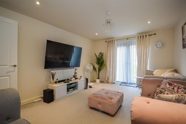 Bobbin Way, Wakefield - Photo 1