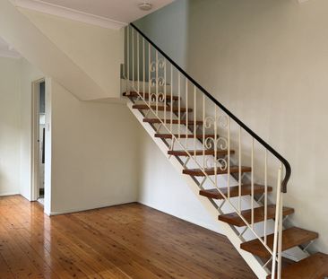 Split Level Unit - well appointed - Photo 3