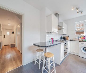 2 bedroom maisonette to rent - Photo 2