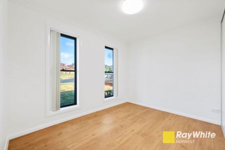 Cozy 2-Bedroom Home in Quiet Glenwood - Photo 2