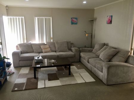 East Tamaki - Photo 5