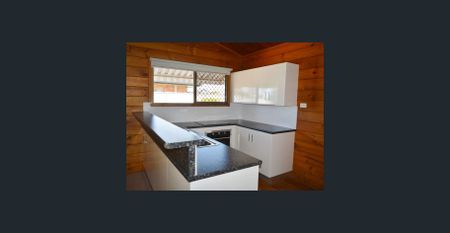 Cute Cottage Close Centre to Town and the Beach! - Photo 2