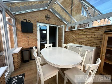 2 bedroom end of terrace house to rent - Photo 3