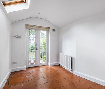 Terraced House to rent - Whitworth Street, Greenwich, SE10 - Photo 2