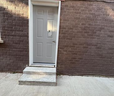 For Lease - 659 Roselaire Trail, Mississauga, Ontario - Photo 5