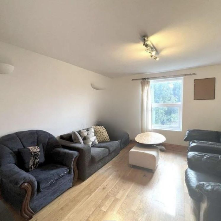 6 bedroom terraced house to rent - Photo 1
