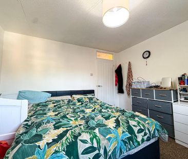 2 bedroom semi-detached house to rent - Photo 6