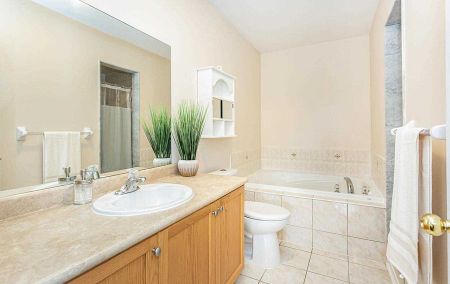 For Lease - 15 Dawes Road, Brampton, Ontario - Photo 5