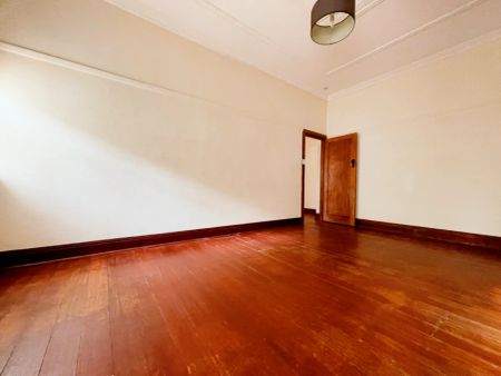 2 Bed, 1 Bath - Photo 2