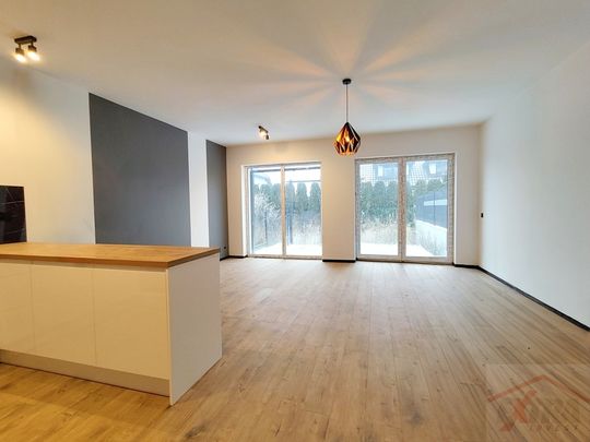 Przestronny dom, idealny dla dużej rodziny! (437860) - Photo 1