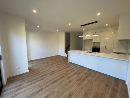 Elegant Four Bedroom | Mt Wellington - Photo 3