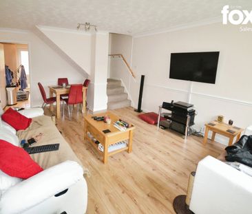 2 bed terraced house to rent in Heather Close, Bournemouth, Dorset,... - Photo 2