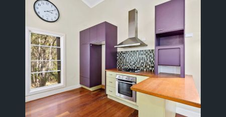 Dual-Living Opportunity in Koala Beach - 2 minutes to the beach! - Photo 5