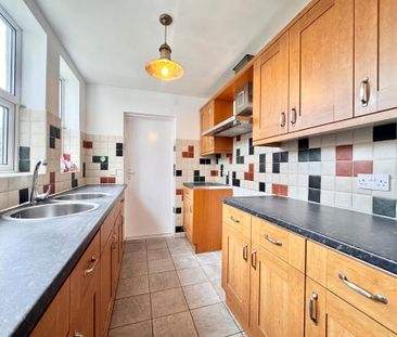 2 bedroom end of terrace house to rent - Photo 1