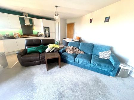 2 bedroom apartment to rent - Photo 4