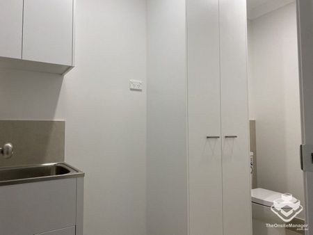 BRAND NEW 4 BED TOWNHOUSE with 2 ensuite FOR RENT - Photo 2