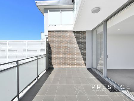 EXTRA-LARGE THREE BEDROOM APARTMENT IN AN UNBEATABLE KOGARAH LOCATION - Photo 5
