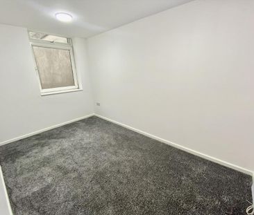 3 bedroom flat to rent - Photo 2