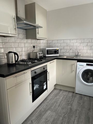 Grosvenor Road, Liverpool - Photo 3