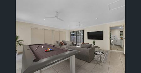 BEAUTIFUL FAMILY HOME - Photo 4