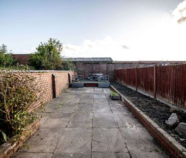 🌟 Stylish Ground Floor Double Room with Private Entrance & Off-Suit... - Photo 3