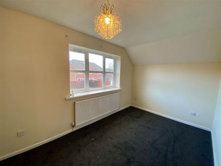 3 bedroom detached house to rent - Photo 3