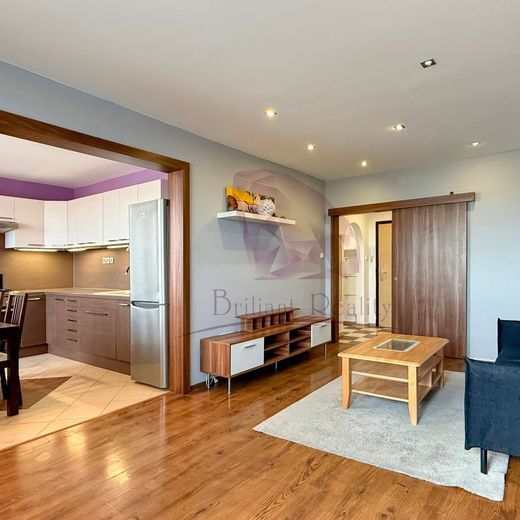 Na prenájom 3 izbový byt v Senci - Fotografia 1