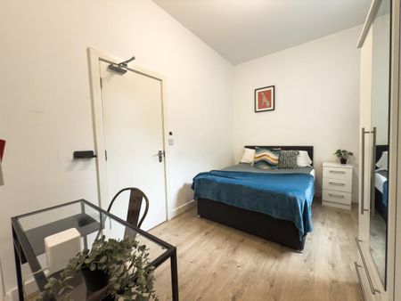 5 bedroom semi-detached house to rent - Photo 5