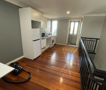 Petersham - Photo 6