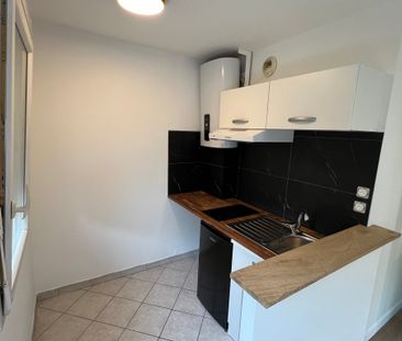A LOUER STUDIO 28 RUE DU MAL ASSIS - Photo 3