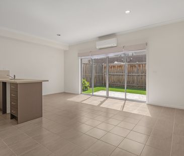 Low maintenance and modern, everything you've ever wanted! - Photo 2