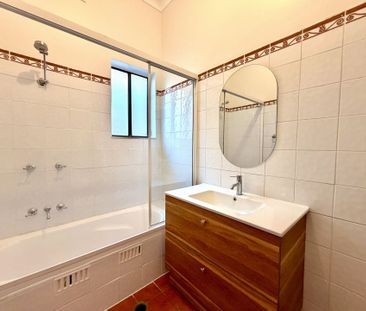 Beautifully Renovated Cottage in the Heart of The Junction - Photo 6