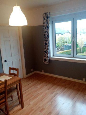 2 Bed Flat, Colinton Mains Crescent, EH13 - Photo 2