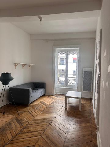 Location Appartement 2 pièces 50m² LYON 7ème - Photo 2