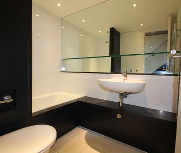 Woodfield Road, Altrincham - Photo 5