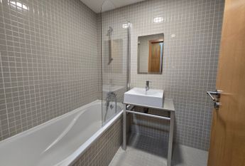 Furnished and equipped T0 flat next to Wisteria!