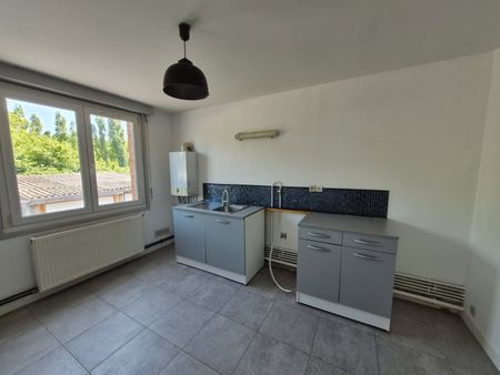Location Appartement 3 pièces 72m² LENS 62300 - Photo 4